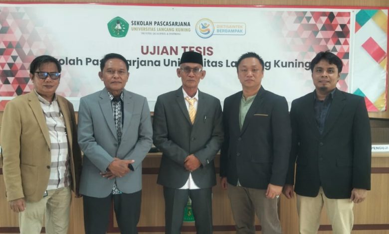 Ali Azhar, Cucu Ulama Besar Tuan Guru Sapat  Inhil Raih Gelar Magister Manajemen di Unilak