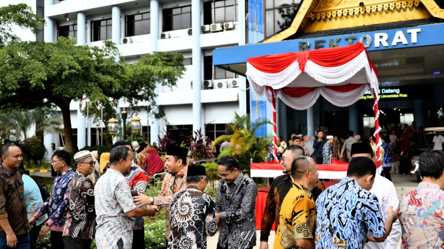 Apel Pagi Dihari Pertama Masuk Kerja Pasca Cuti LEbaran, ini Pesan Rektor Unri