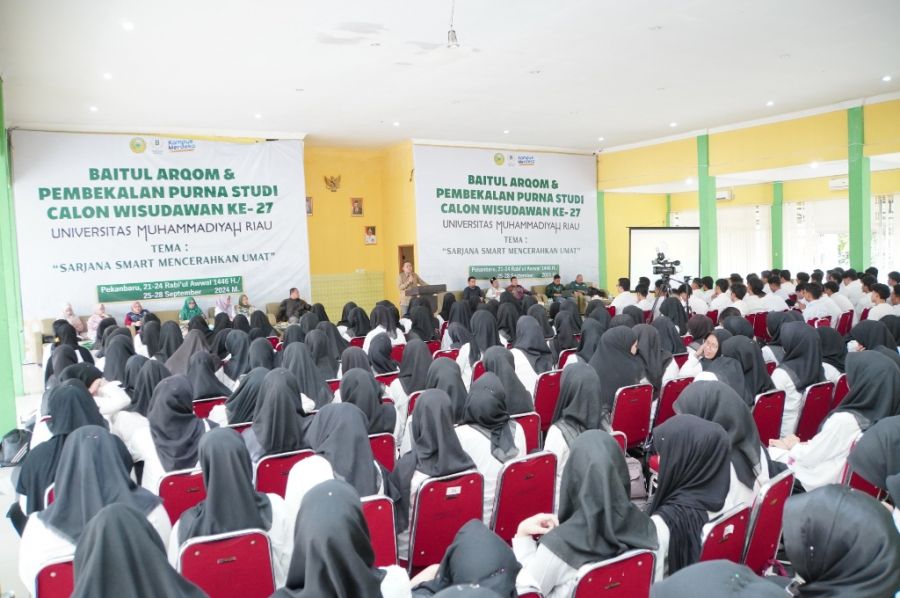 Calon Wisudawan Angkatan ke 27 Umri Diberi Pembekalan dan Mengikuti Baitul Arqam