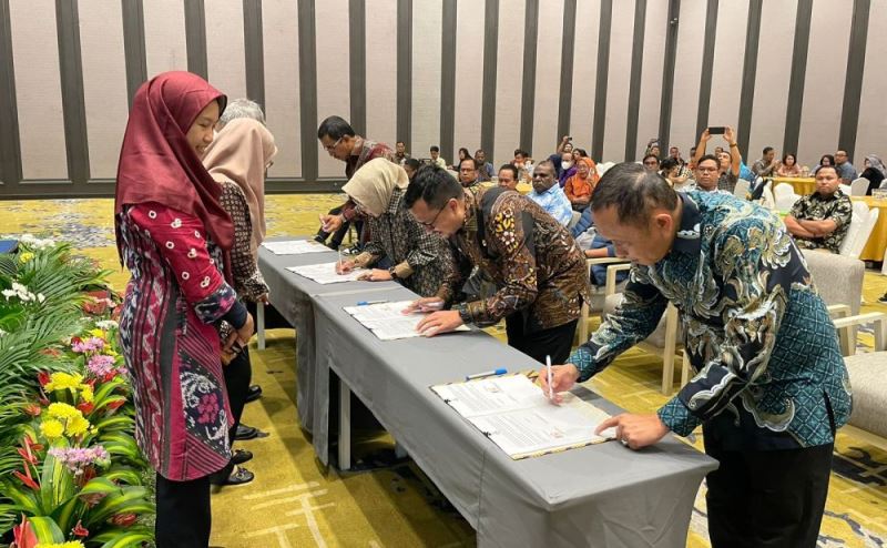 Bersama 11 Dinas Pendidikan se-Indonesia, Disdik Riau Teken Kerja Sama