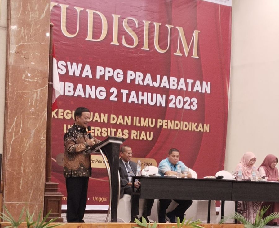Dekan FKIP Unri Kukuhkan 87 Lulusan PPG Prajabatan