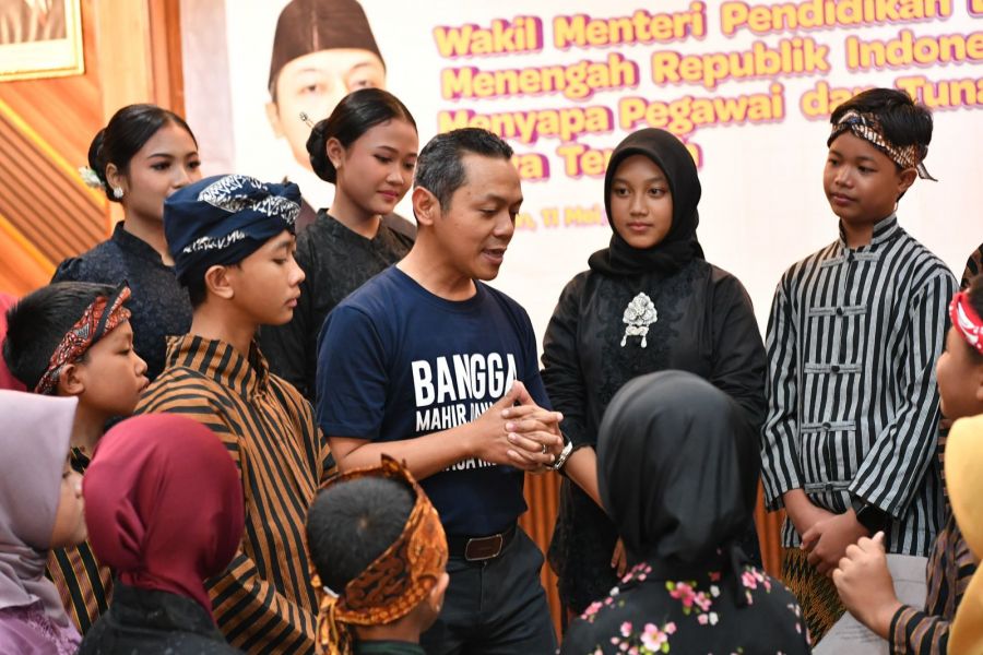 Di Jawa Tengah, Kemendikdasmen Dorong Penguatan Literasi dan Sastra