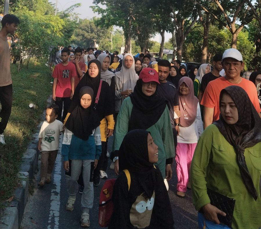 Diikuti Seribuan Peserta, Gerak Jalan Sehat Umri Dilepas Walikota Agung Nugroho