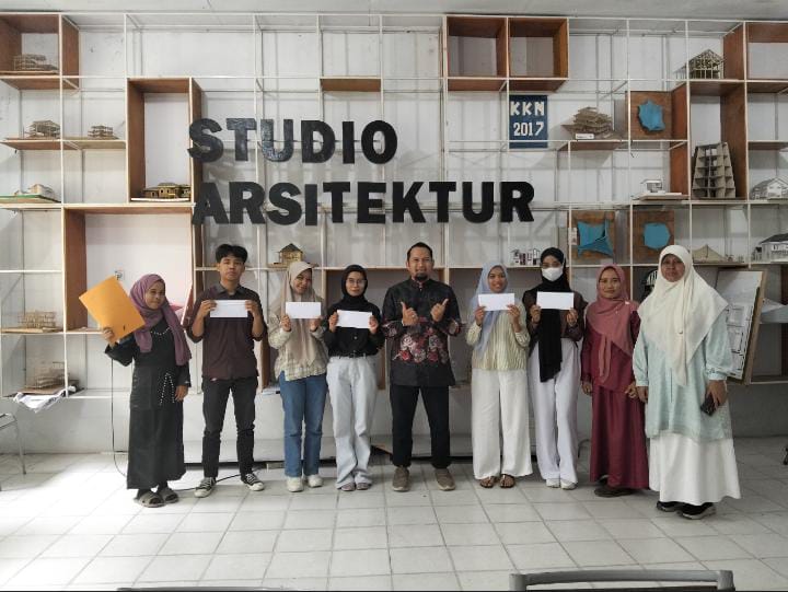 Enam Mahssiwa Prodi Arsitektur Menerima Beasiswa dari Ika Alumni Arsitektur Unilak