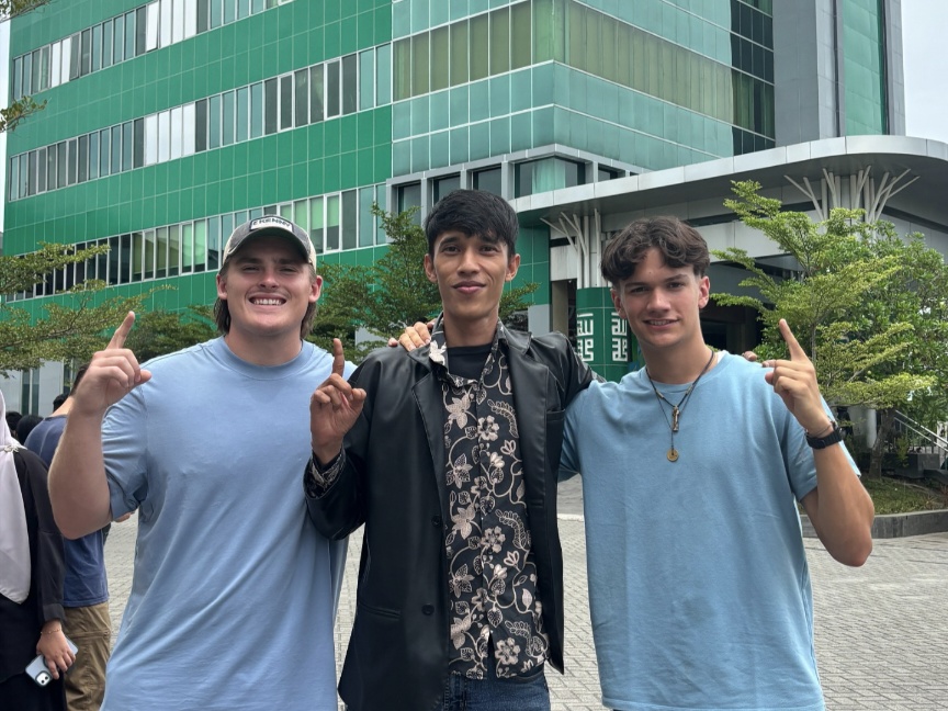 Hebat..! 42 Mahasiswa Asing dari Tujuh Negera Resmi Mendaftar Menjadi Mahasiswa Umri