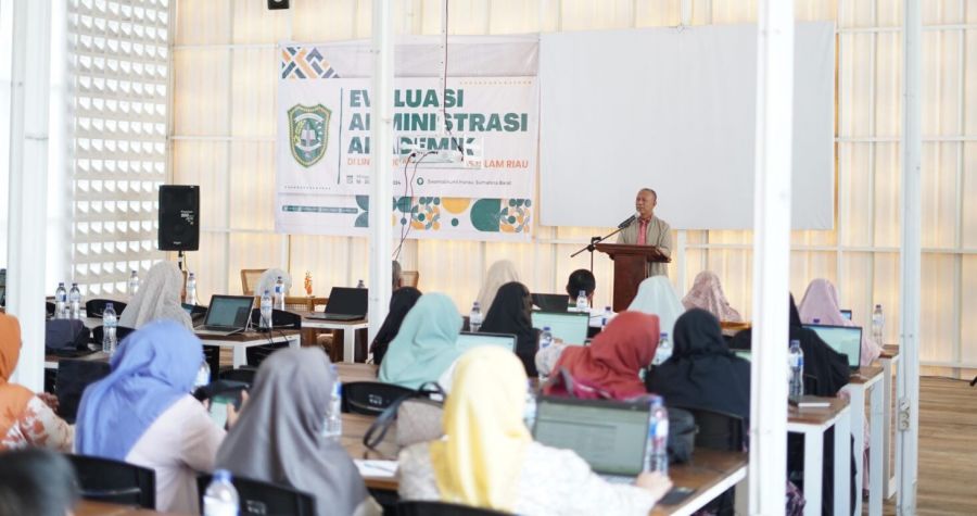 Kampus Berakreditasi Unggul Harus Tertib Pencacatan Administrasi Akademik