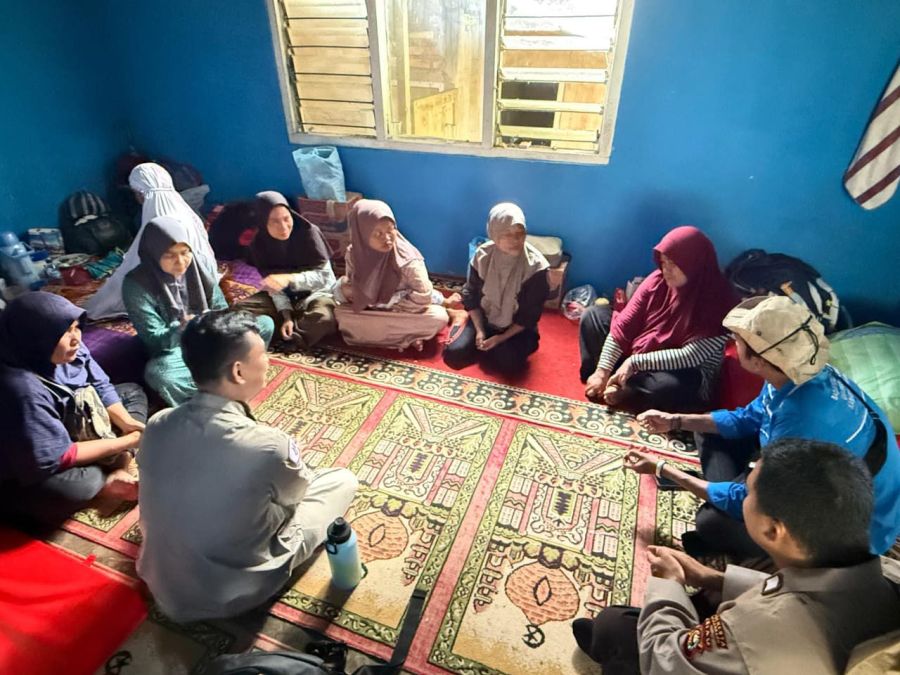 Kirim Relawan Trauma Healing, Cara UIR Bantu Pulihkan Psikis Korban Banjir Sumatera Barat