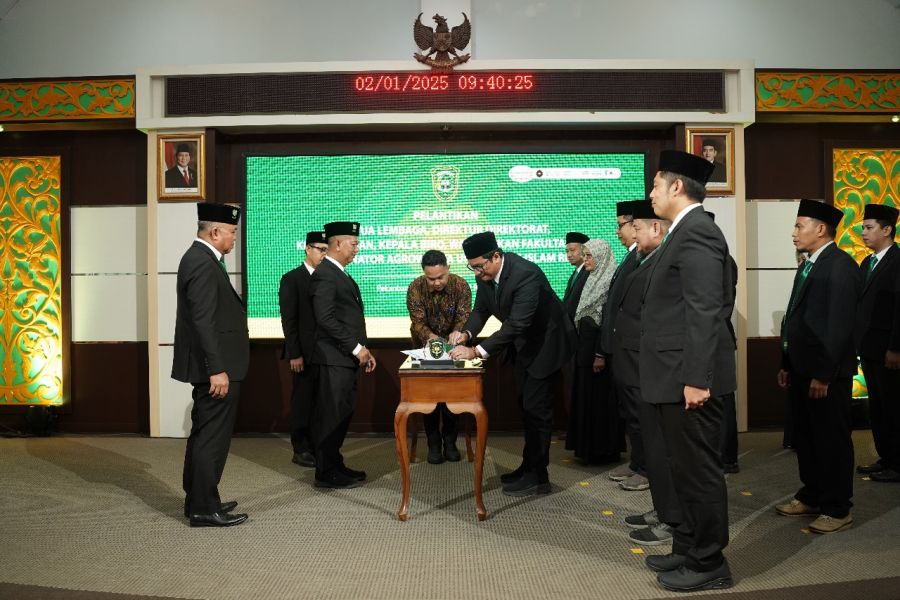 Lantik 12 Pimpinan Struktural Se Lingkungan UIR, ini Pesan Rektor Syafrinaldi