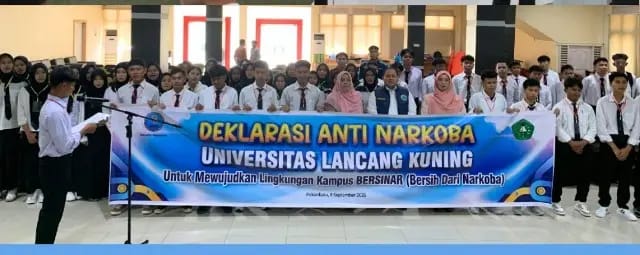 Mahasiswa Baru Penerima Beasiswa Sawit Deklarasi Anti Narkoba Bersama BNNK Pekanbaru