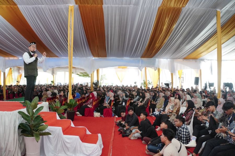 Mahasiswa Baru Umri Dapat Nasehat dan Motivasi Dari Ustadz Adi Hidayat