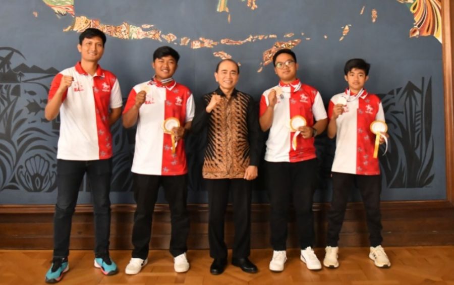 Mahasiswa Fasilkom Unilak Persembahkan Prestasi di kompetisi Panahan Berkuda di Perancis