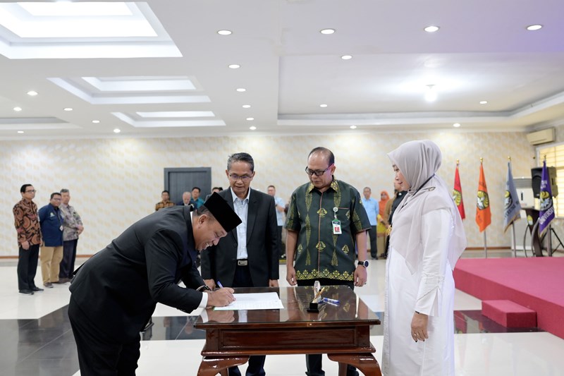 Pelantikan dan Pengambilan Sumpah Pejabat UNRI, Rektor: Mari berkolaborasi Demi Kemajuan Kampus