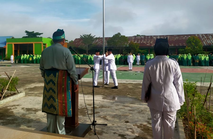 Pembina Hardiknas di MAN 3 Pekanbaru, ini Pesan Abdul Wahid