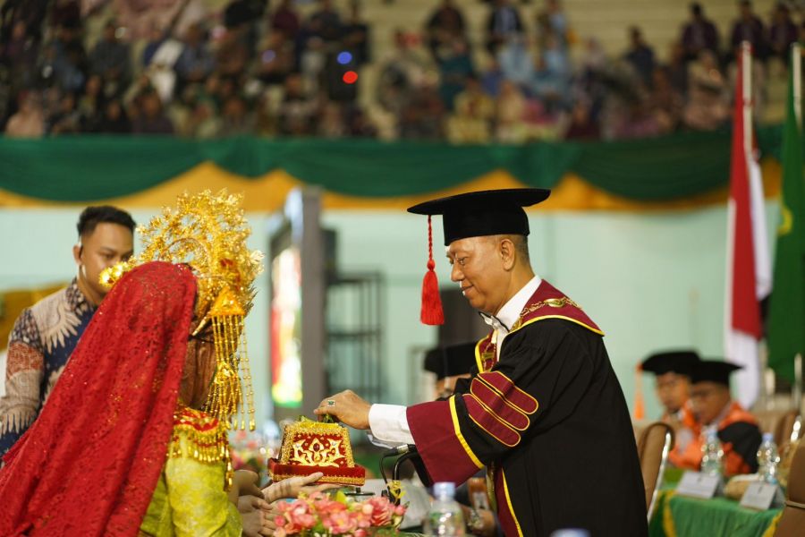 Periode II Tahun 2025, UIR Lepas 1.008 Wisudawan