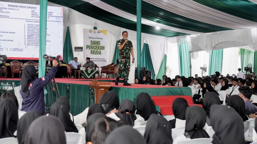 Peserta PKKMB dan Masta UMRI Diberi Materi Wawasan Kebangsaan dan Bela Negara