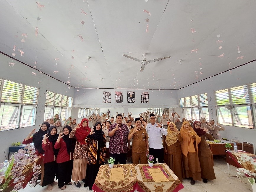 PT PHR dan FMIPA & Kesehatan UMRI Laksanakan Program “PHR-UMRI Go to School” di SMA 3 Tapung