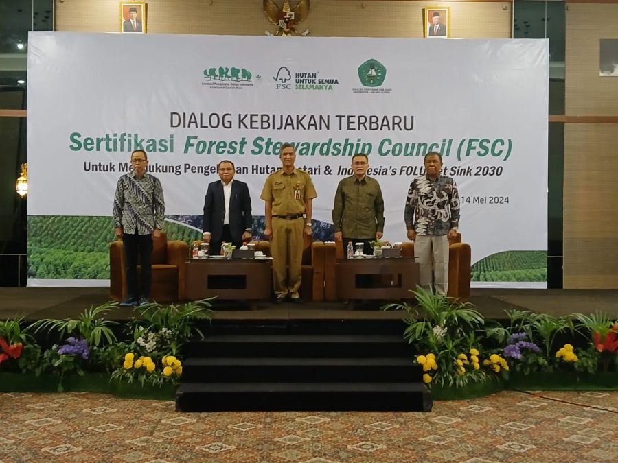 Rektor Junaidi Buka Dialog Kebijakan Terbaru Sertifikasi FSC
