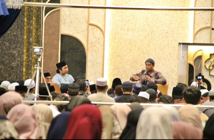 Remaja Masjid Al Husna Datangkan Ustadz Muzammil Hasballah