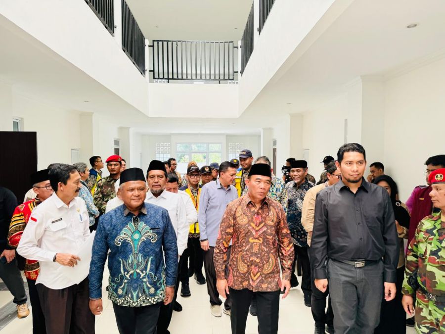 Resmikan Rusunawa Umri, Menteri Muhadjir Puji Perkembangan Kampus