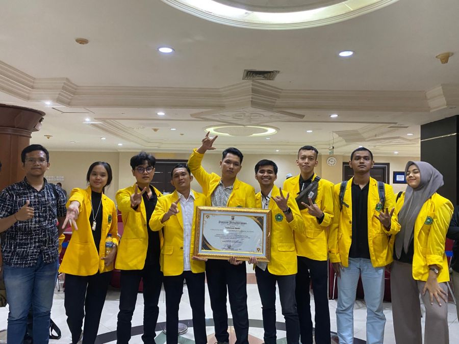 Tim Unilak Juara Dua Lomba Debat Hukum