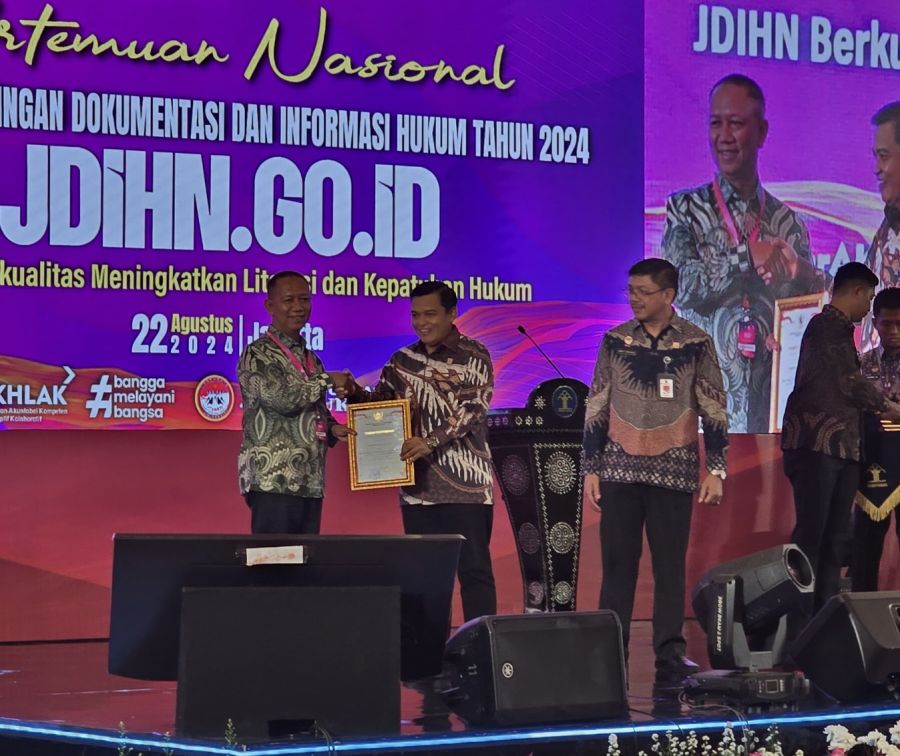 UIR Raih Pengakuan Nasional, Perkuat Komitmen pada Keterbukaan Informasi Hukum