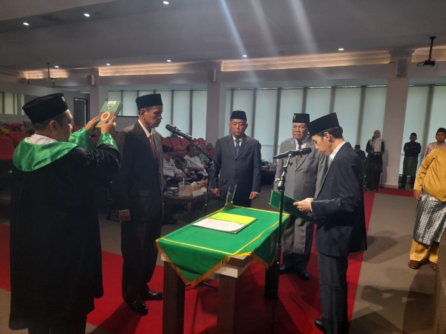 Zulfikar Achmad Dilantik Jadi Ketua YLPI Riau Gantikan Prof Nurman yang Mundur
